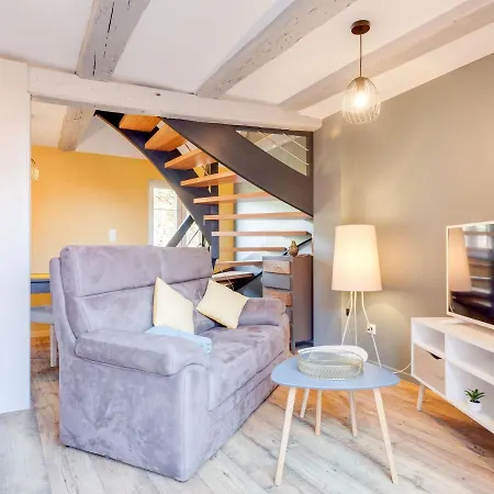 Apartment Stunning In Heart Of La