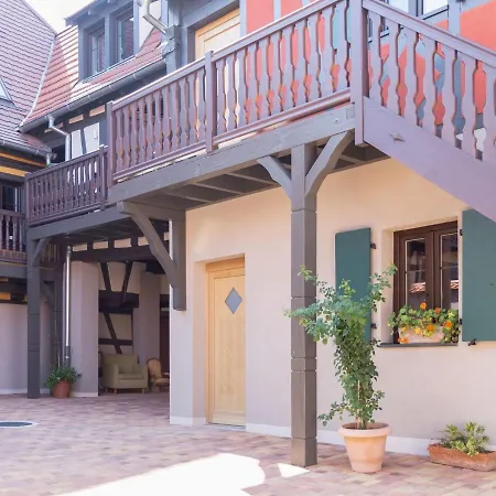 Lägenhet Stunning In Heart Of La Dambach
